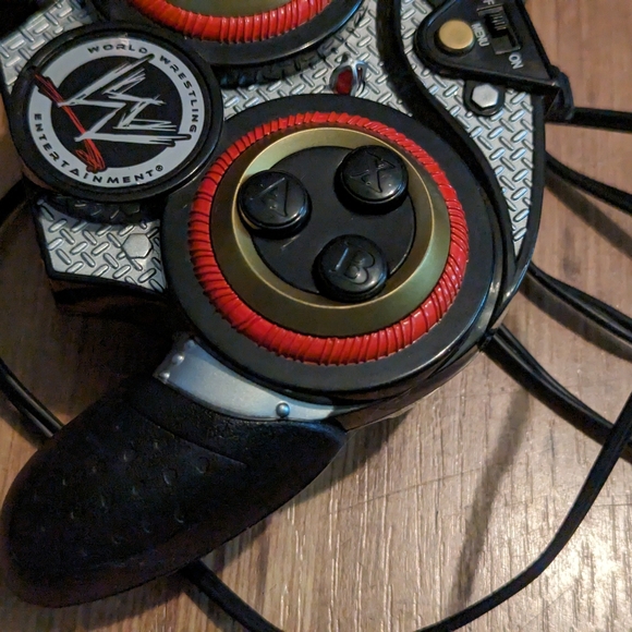 Jakks Games 2005 WWE Wrestling Plug and Play Video Game Controller Built in Game - Picture 3 of 7